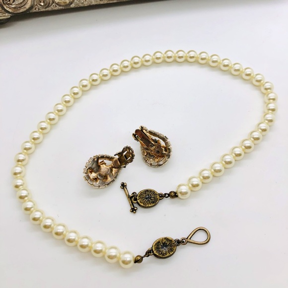 Vintage Ornate Deco Pearl Necklace & Rhinestone Crystal Earrings - Picture 9 of 16